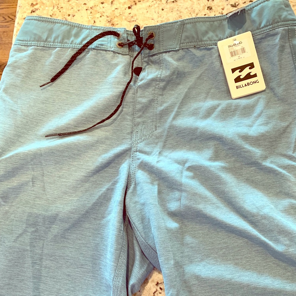 NWT Men’s billabong board shorts bathing suit